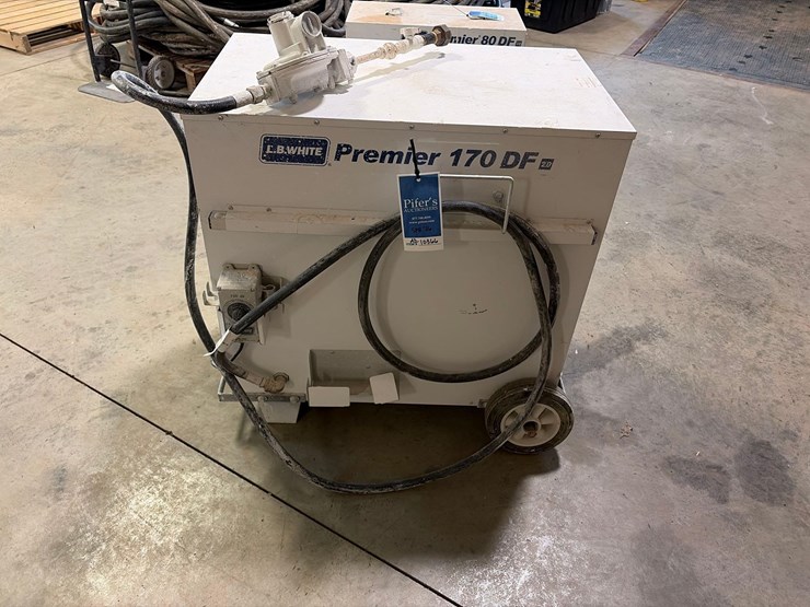 l.b.-white-premier-170-df-portable-heater-image-2