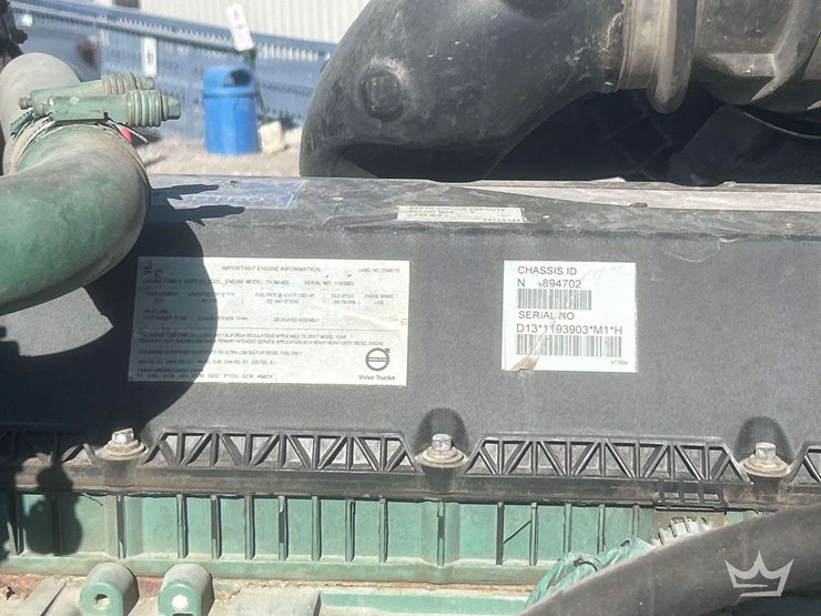 2018-volvo-vnl-760-t/a-sleeper-cab-truck-tractor-image-8
