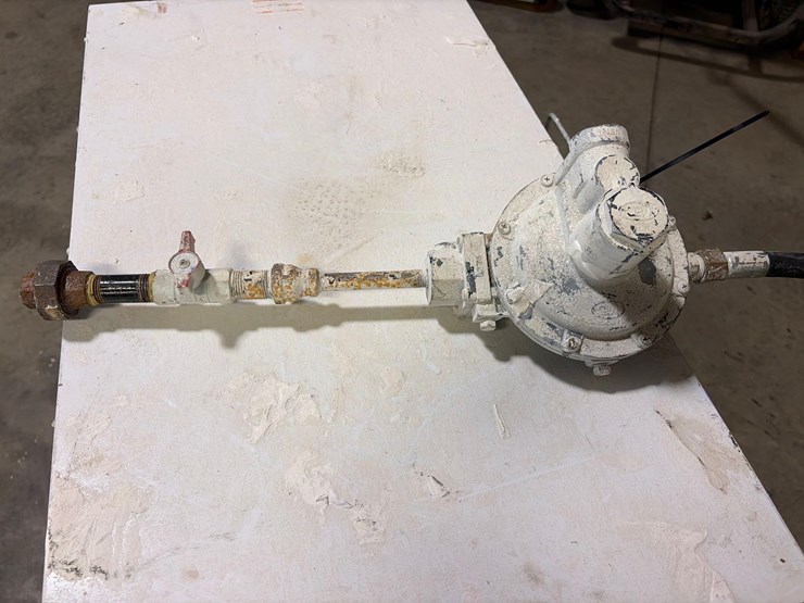 l.b.-white-premier-170-df-portable-heater-image-6