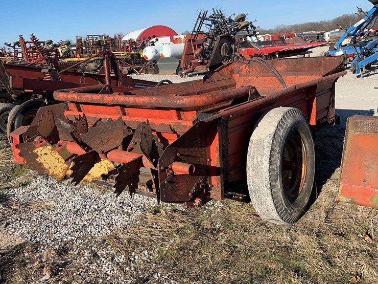 new-holland-512-image-10