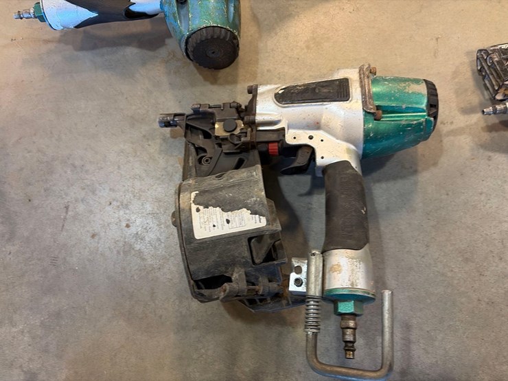 assortment-of-nail-guns,-hand-nailers,-and-hose-image-5