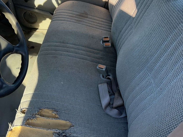 2000-chevrolet-3500-image-14