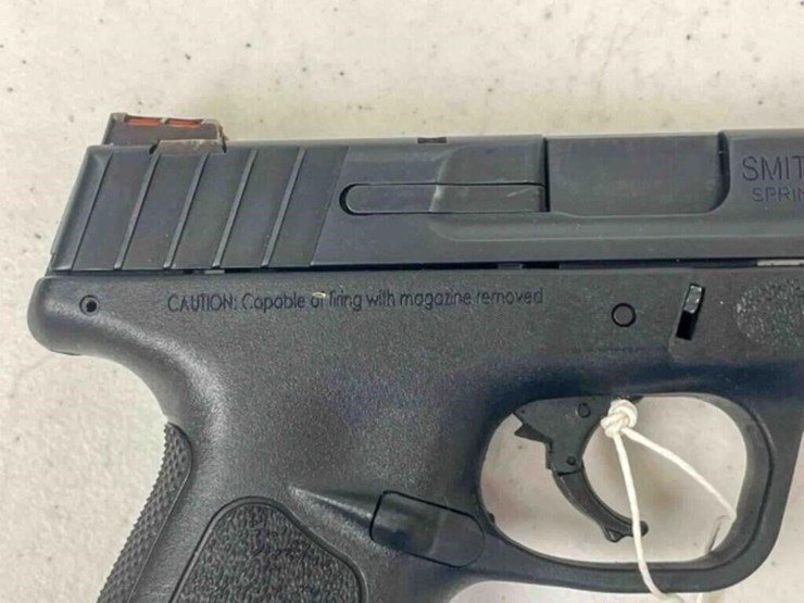 smith-&-wesson-pistol-image-3