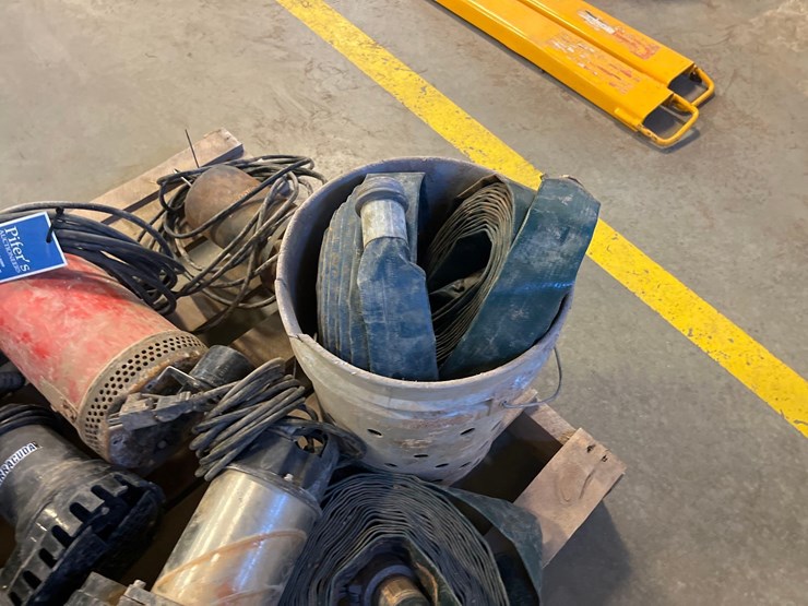 multiple-submersible-pumps-w/hose-image-6