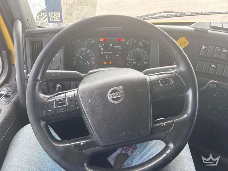 2018-volvo-vnl-760-t/a-sleeper-cab-truck-tractor-image-18