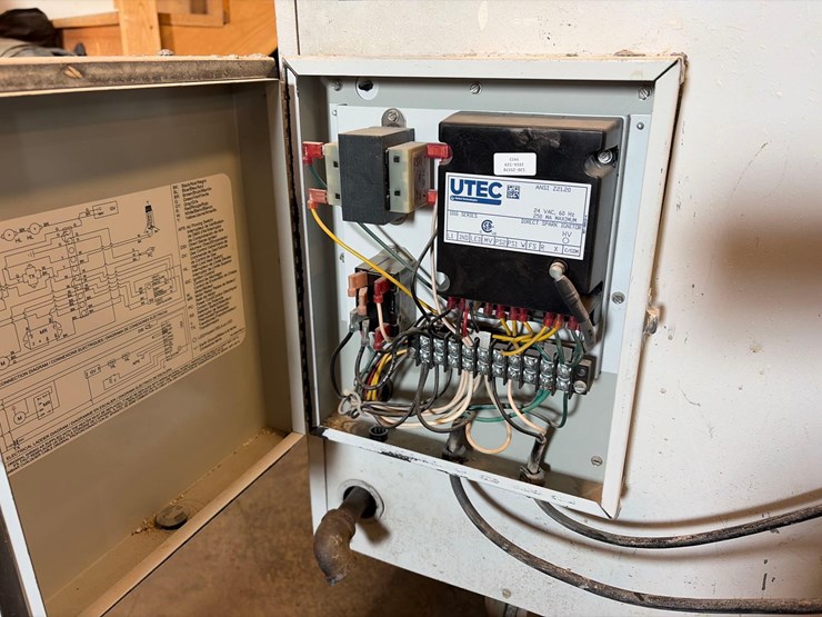 l.b.-white-premier-350-df-portable-heater-image-9