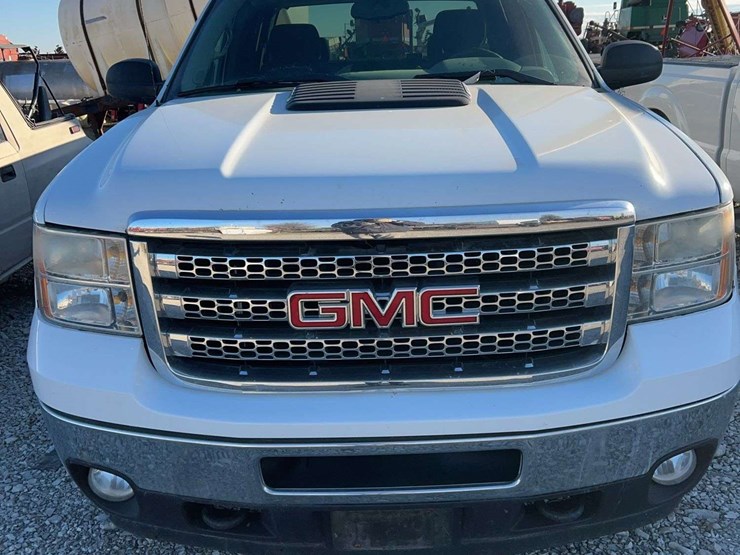 2013-gmc-2500hd-image-2