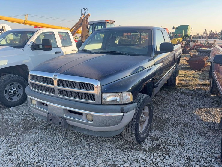 2000-dodge-ram-1500-image-2