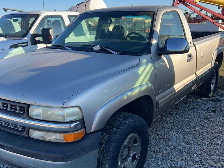 2000-chevrolet-2500-image-1