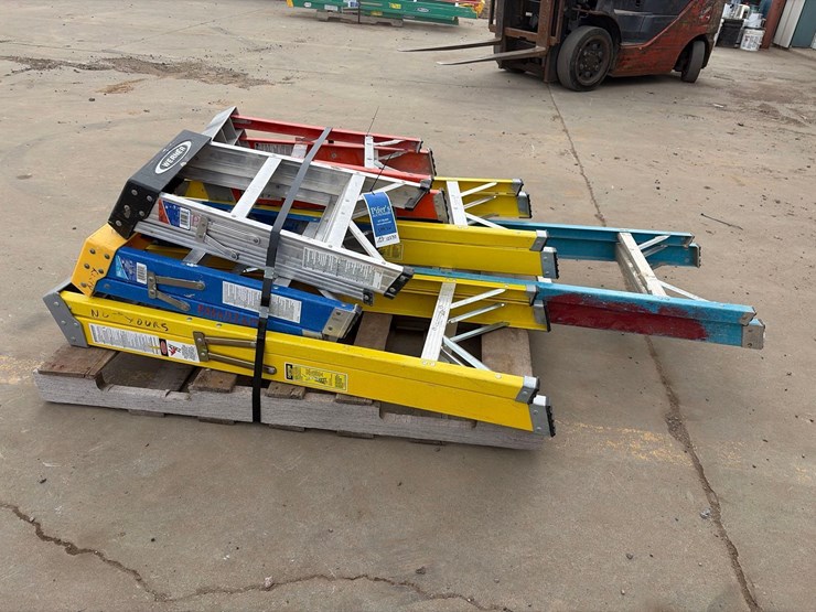 assortment-of-step-ladders-image-6