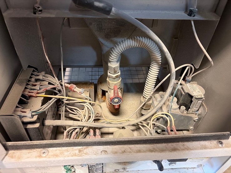 l.b.-white-premier-80-df-portable-heater-image-8