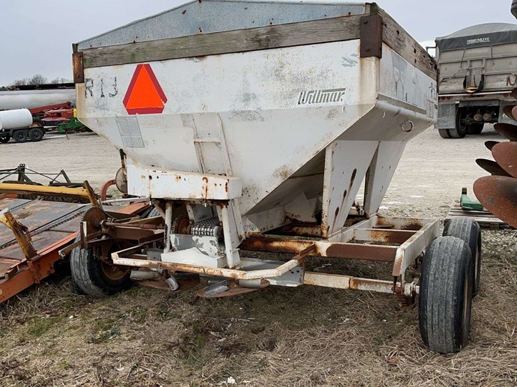 wilmer-500-fertilizer-spreader,-tandem-axle,-works,-needs-a-little-tlc-image-4