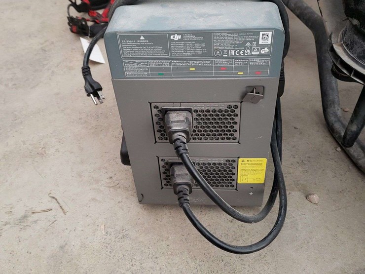 2024-djit-40-spray-drone,-4-batteries,-1-charger,-battery-cooling-unit,-with-remote-controller,-field-ready,-10,000-acres,-questions-call--618-292-8032-image-8