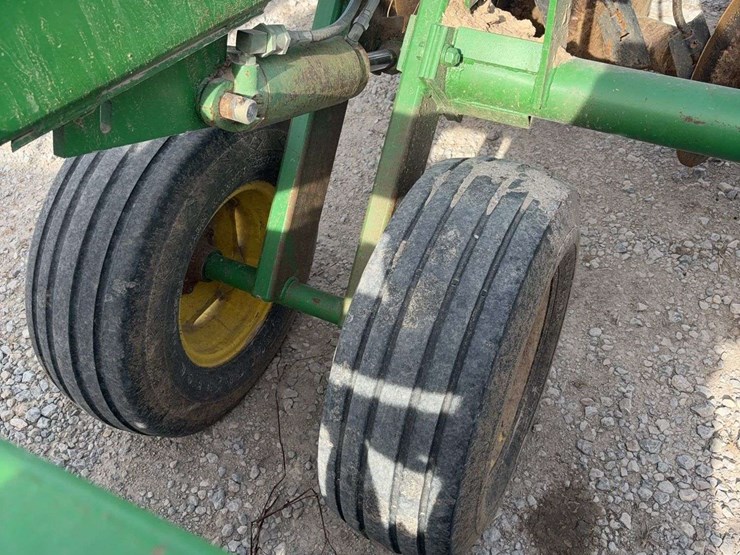 john-deere-630-image-13