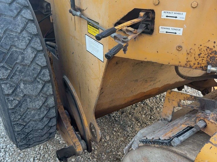 galion-tandem-roller,-drivable-and-towable,-pull-type-transport,-water-to-put-in-on-drums,-double-roller,-water-for-weight,-winterized-and-ready-to-go,-gas-engine,-hydro-image-12