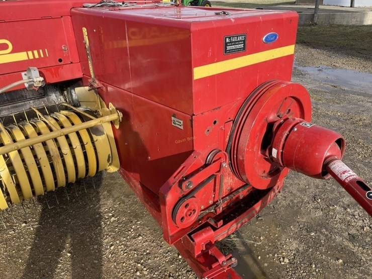 new-holland-565-image-4