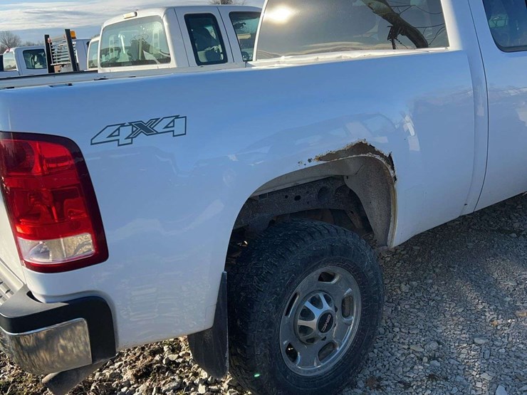 2013-gmc-2500hd-image-5