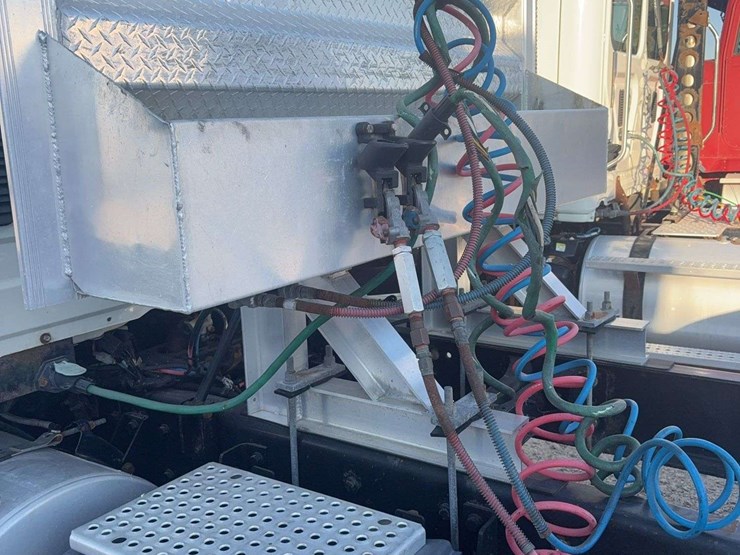 2014-international-8600-image-19