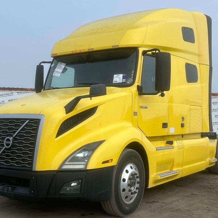 2018 Volvo VNL 760 T/A Sleeper Cab Truck Tractor