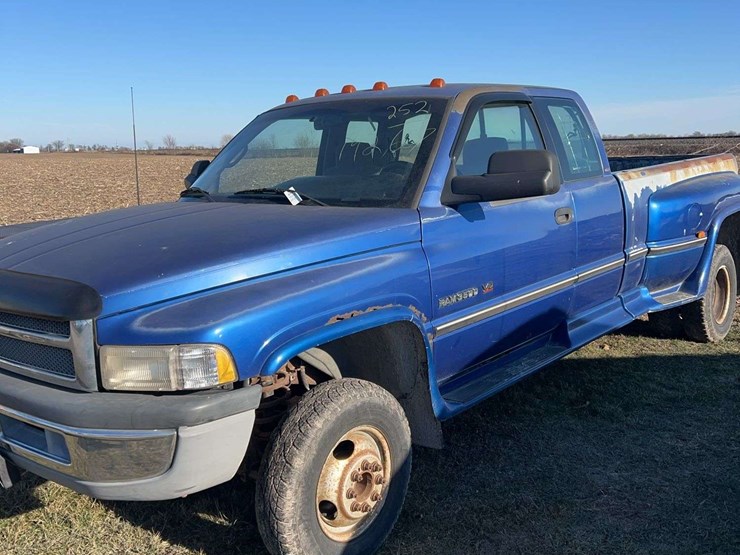 1996-dodge-3500-image-1