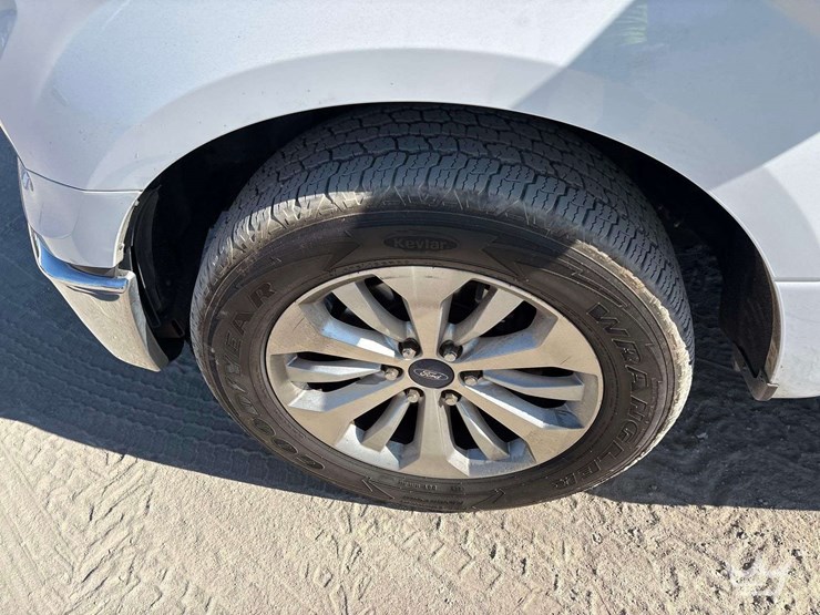 2016-ford-f150-image-9