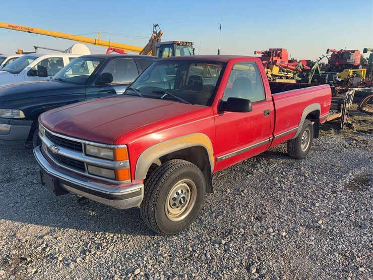 1998-chevrolet-single-cab-pick-up-truck,-4wd,-cloth-seats,-281,500-miles,-vin--1gcgk24rwz247440-image-1