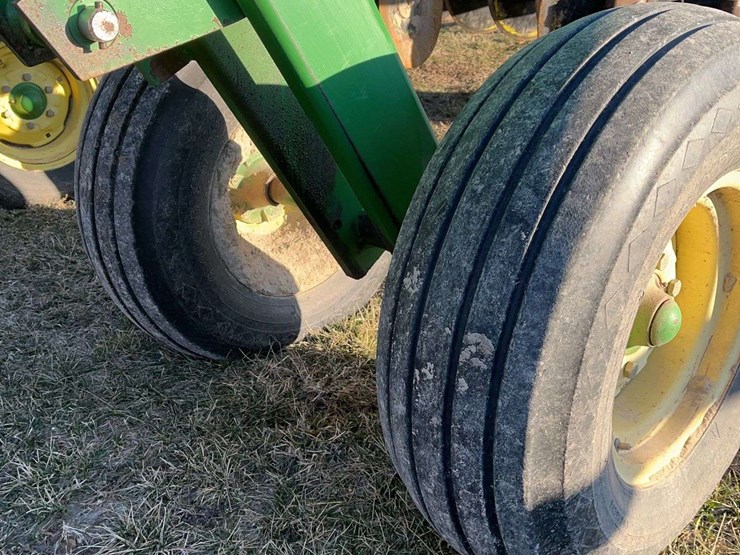 john-deere-2700-image-13