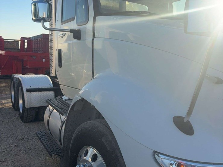 2014-international-8600-image-7