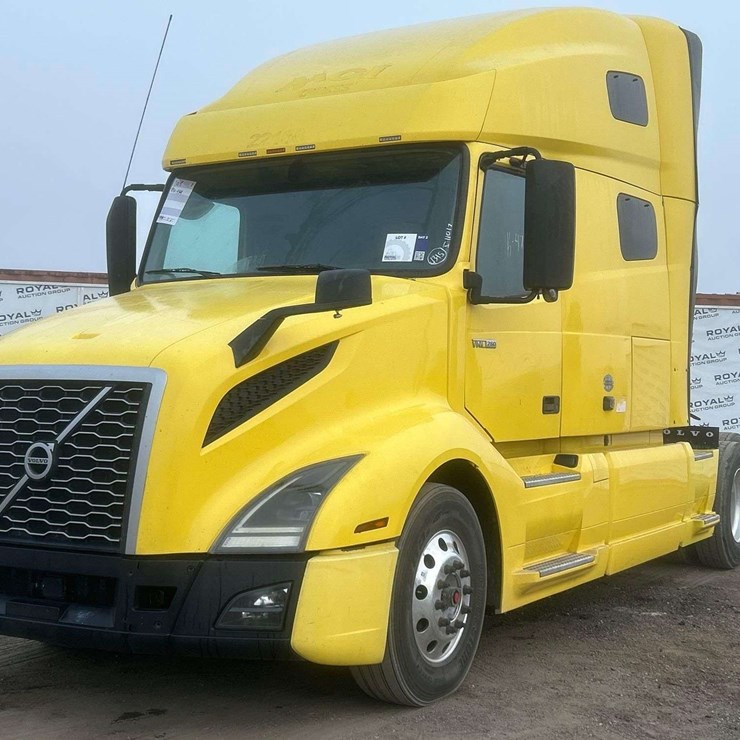 2018 Volvo VNL 760 T/A Sleeper Cab Truck Tractor