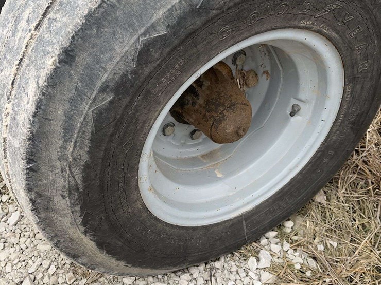 crust-buster-15ft-drill,-field-ready,-used-for-planting-wheat-in-waterways,-used-fall-of-2025-image-13