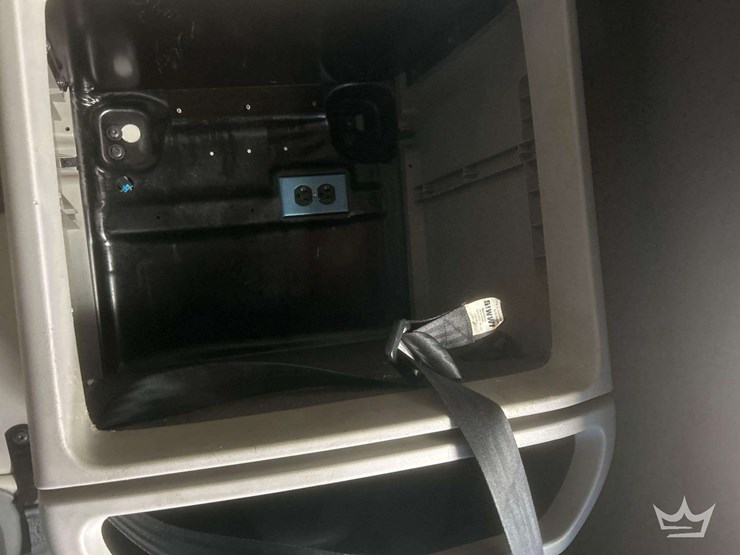 2018-volvo-vnl-760-t/a-sleeper-cab-truck-tractor-image-34