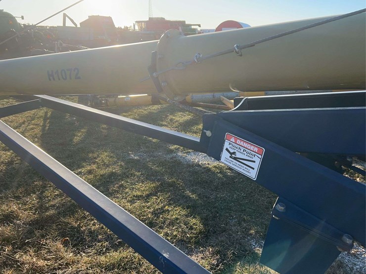 harvest-international-swing-away-auger,-540pto,-10"x72'-image-11