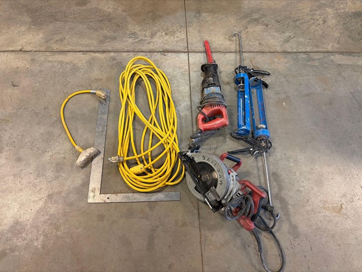 skilsaw-circular-saw-and-milwaukee-sawzall-image-1