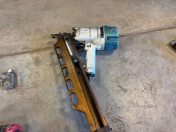 assortment-of-nail-guns,-hand-nailers,-and-hose-image-6