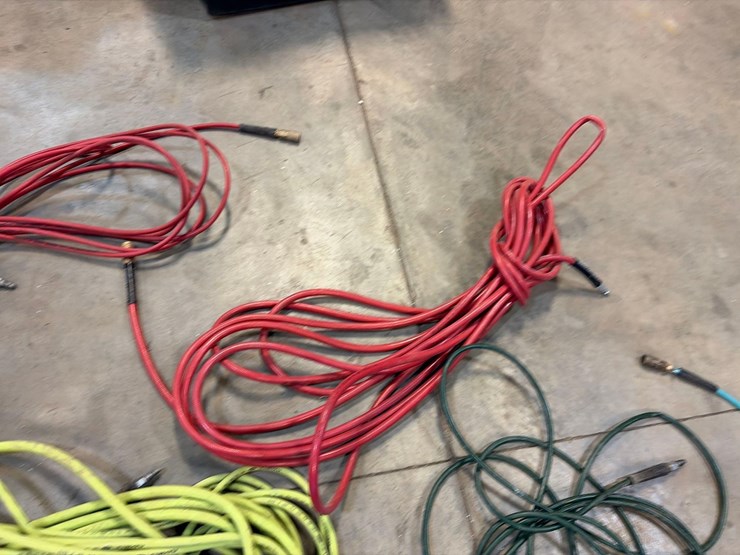 assortment-of-nail-guns-and-hoses-image-15