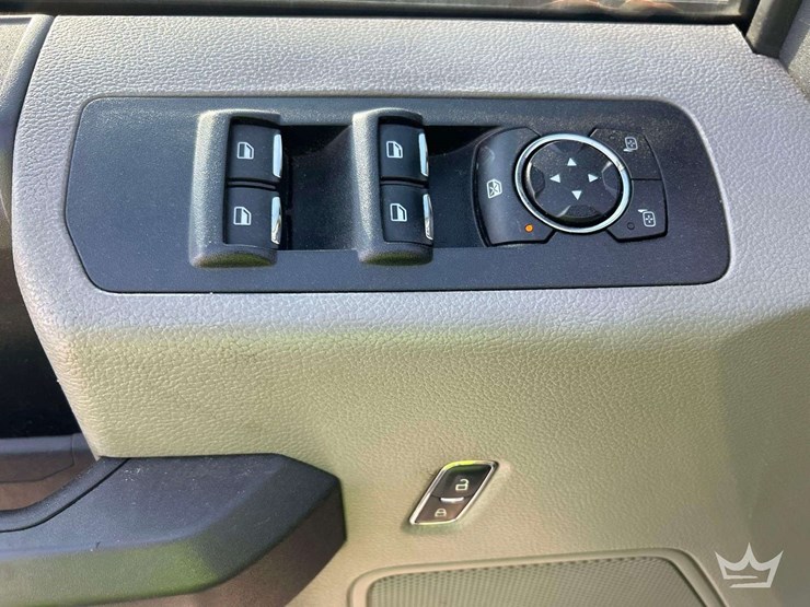 2017-ford-f150-image-12