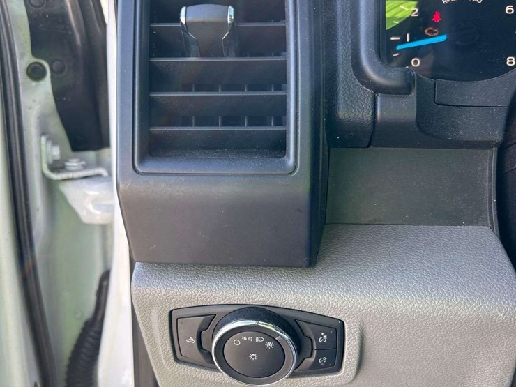 2017-ford-f150-image-17