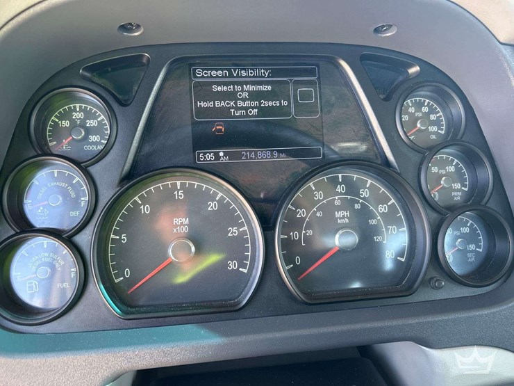 2022-peterbilt-579-image-14