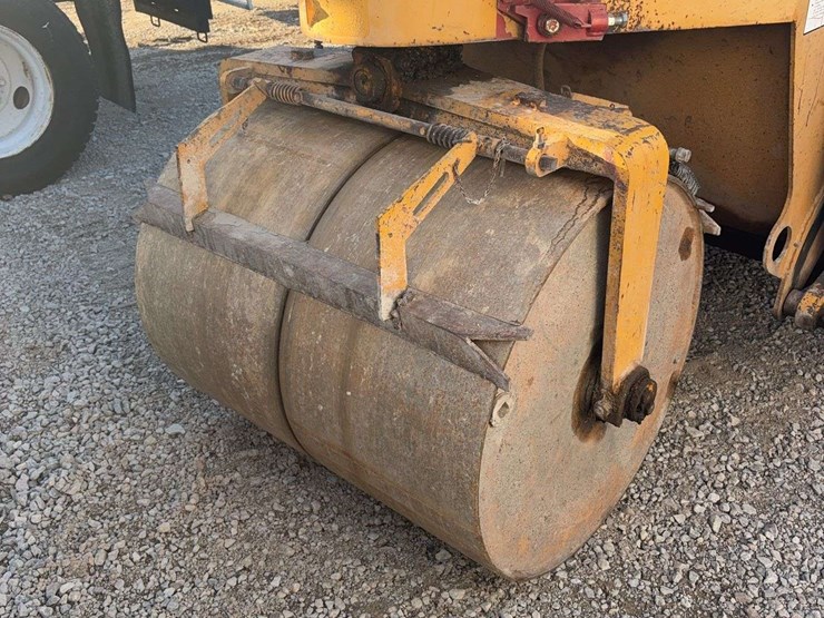 galion-tandem-roller,-drivable-and-towable,-pull-type-transport,-water-to-put-in-on-drums,-double-roller,-water-for-weight,-winterized-and-ready-to-go,-gas-engine,-hydro-image-9