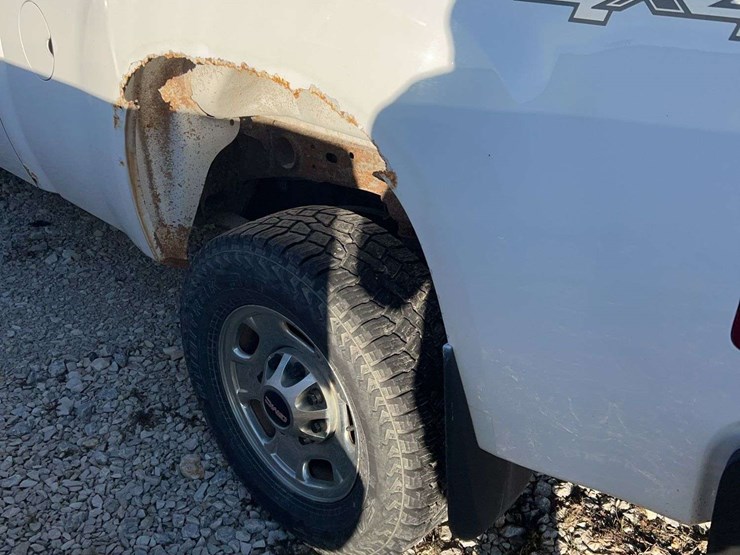 2013-gmc-2500hd-image-9