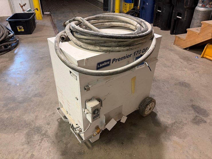 l.b.-white-premier-170-df-portable-heater-image-1