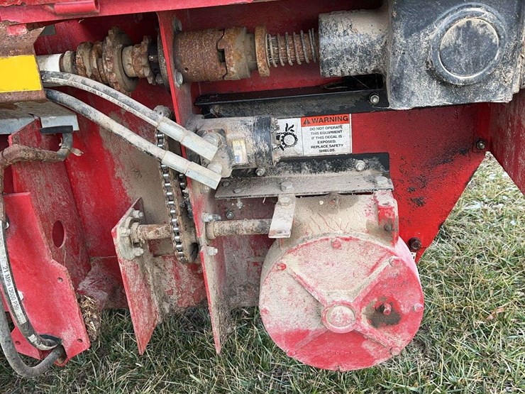 2019-h&s-manure-spreader-3143-model,-small-1000pto,-with-manual,-good-shape,-field-ready,-tandem-axle-image-15