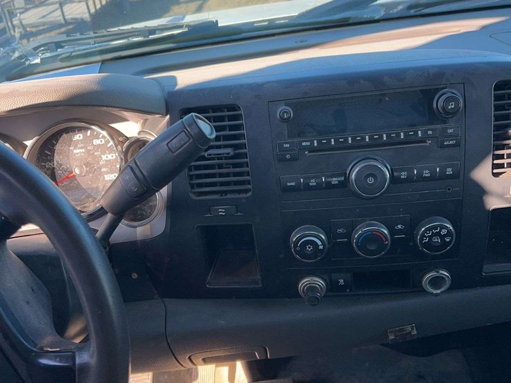 2009-gmc-2500hd-image-14