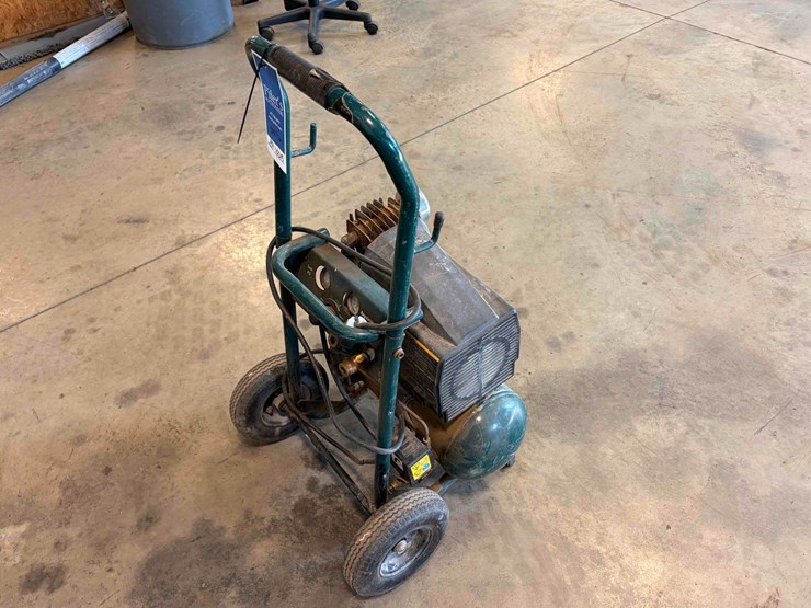 rolair-systems-air-compressor-image-3