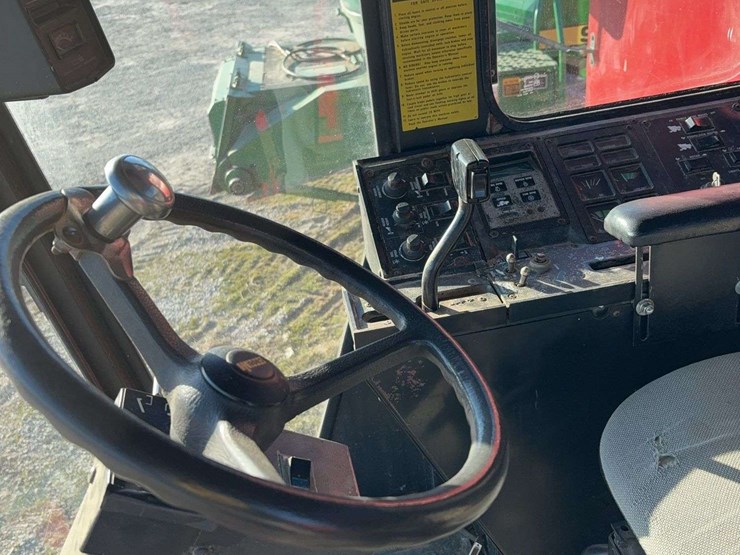 international-1660-combine-image-28