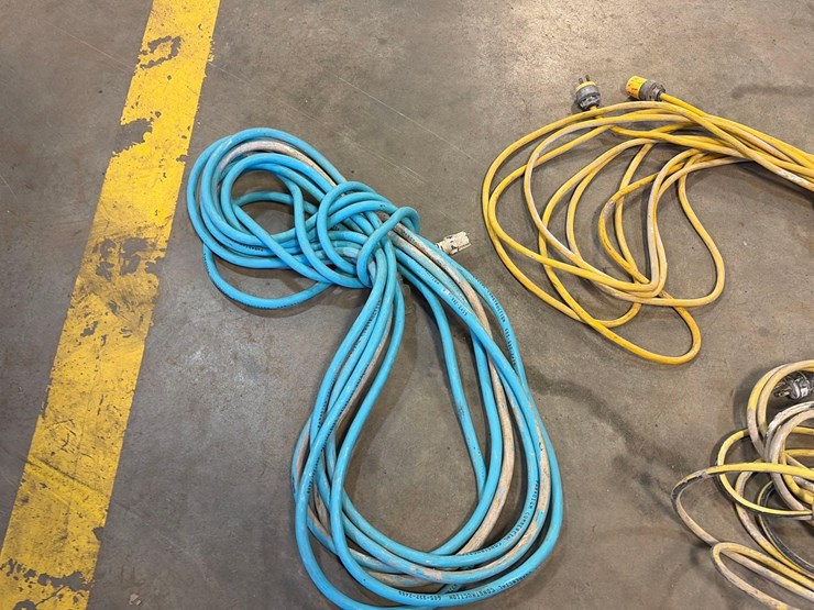 assortment-of-extension-cords-image-8