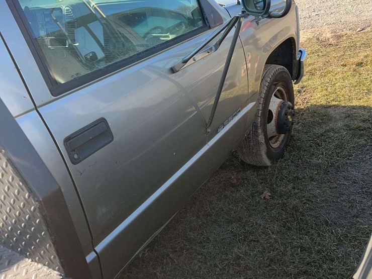 2000-chevrolet-3500-image-11