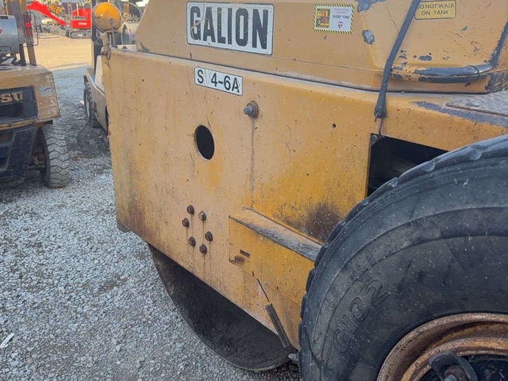 galion-tandem-roller,-drivable-and-towable,-pull-type-transport,-water-to-put-in-on-drums,-double-roller,-water-for-weight,-winterized-and-ready-to-go,-gas-engine,-hydro-image-16