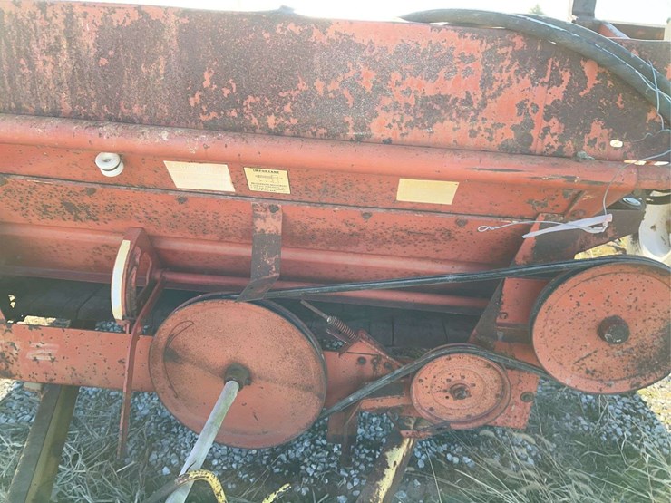 new-holland-512-image-5