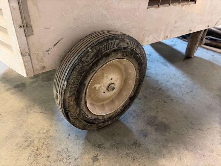 l.b.-white-premier-350-df-portable-heater-image-13